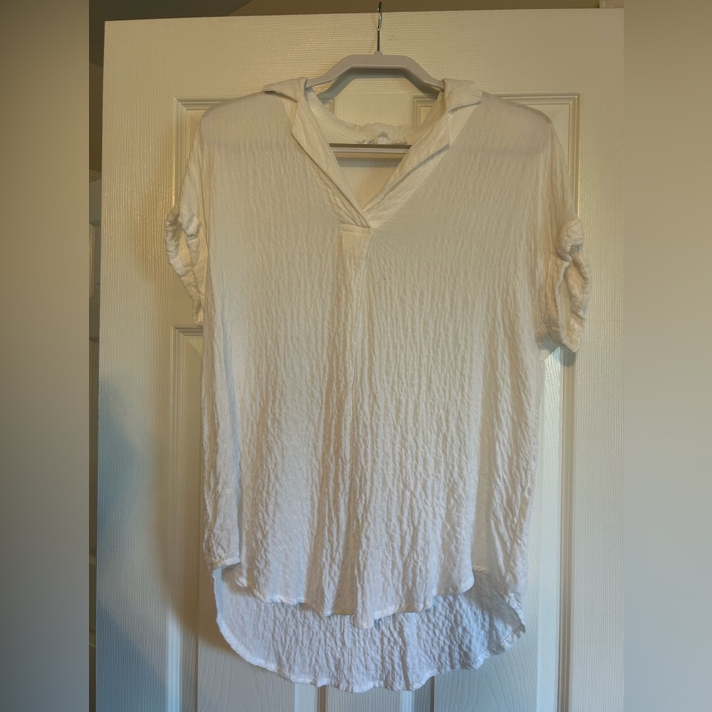 White short sleeve tee